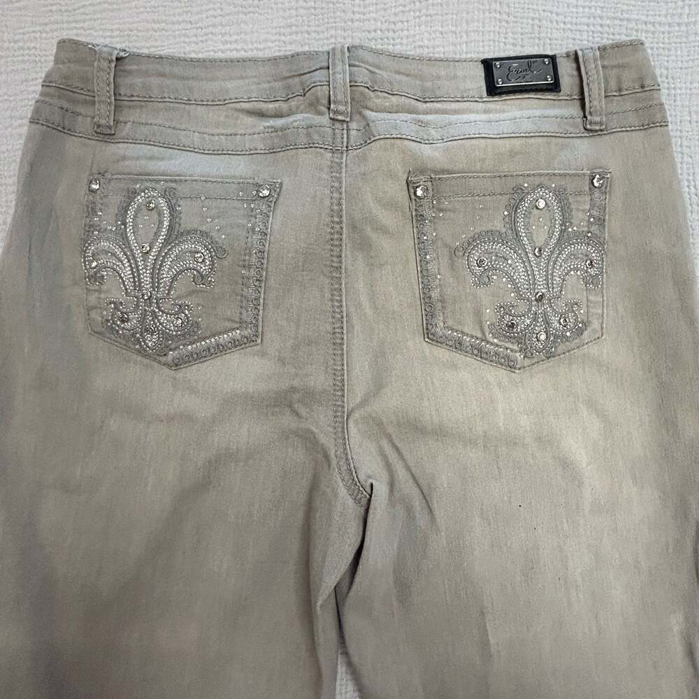 Miss Me Women's Embellished Fleur-de-Lis Pocket Jeans - Picture 3 of 10